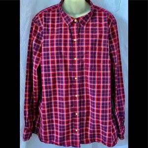 Women’s Fitted Plaid Boyfriend Shirt